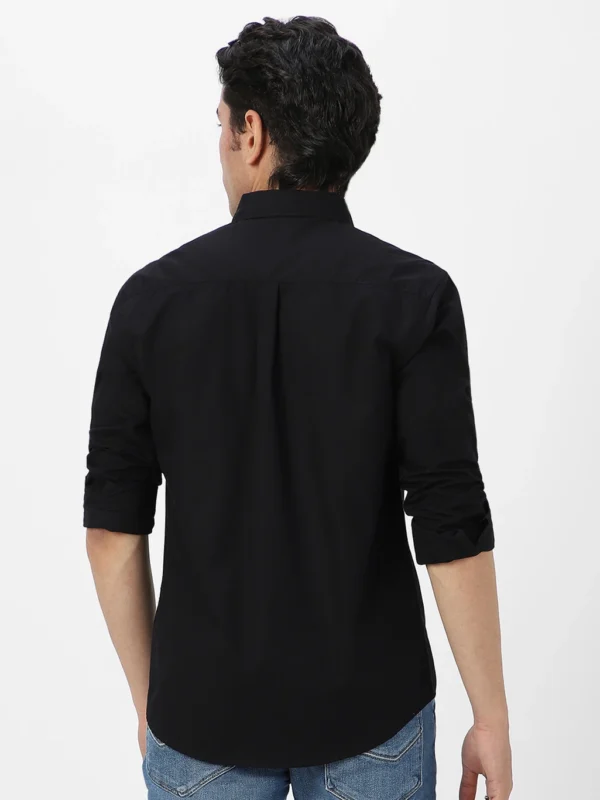 Urbano Fashion Men Regular Fit Solid Spread Collar Casual Shirt
